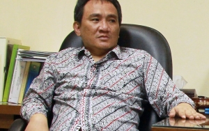 Politisi Demokrat Andi Arief Tertangkap Kasus Dugaan Narkoba 