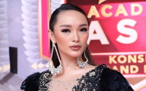 Dikabarkan Galau Mantan Pacar Menikah, Zaskia Gotik Akhirnya Buka Suara