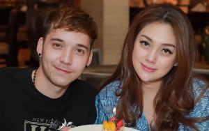 Celine Koar-Koar 'Banjir Murtad' Dicibir, Stefan Bijak Momong Bayi Bule Unyu di Bali