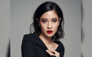 Gaya Seksi Dian Sastro Pakai Swimsuit Saat Liburan di Bali Malah Banjir Pujian