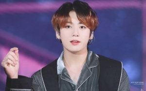 Jungkook BTS Lukis Sepatu Sendiri untuk J-Hope, Hasilnya Bikin Netizen Takjub