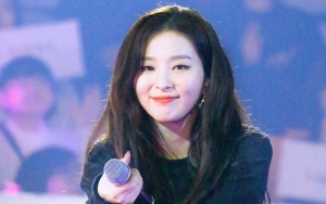 Dandanan Anggun Seulgi Red Velvet Umbar Bahu Tuai Pujian Selangit