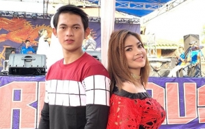 Lihat Irma Darmawangsa Berjoget, Reaksi Irfan Sbaztian Langsung Buka Kancing Tuai Respon Begini 