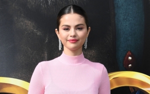 Tampilan Selena Gomez Ini Dipuji Mirip Boneka Saking Cantiknya