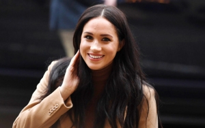 Tampilan Perdana Meghan Markle Usai Mundur dari Kerajaan, Pamer Senyum Lebar dan Lebih Bahagia