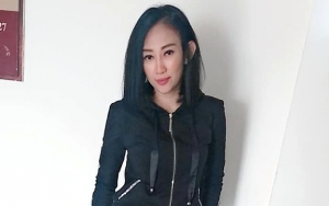 Foto Seksi Tak Senonoh Banjir Kritik, Begini Pembelaan Dewi Sanca