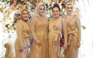 Bahagia Hadiri Nikahan Sang Kakak, Kecantikan Shandy Aulia dan Ketiga Saudaranya Curi Fokus