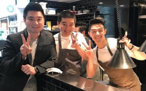 Foto Masa Kecil Chef Arnold Super Gemas, Wajah Saudara Cowok Bak Kembar Tiga Disorot