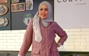 Ely Sugigi Banjir Pujian Saat Jadi Model Dalam Acara Fashion Show Hijab di Malaysia