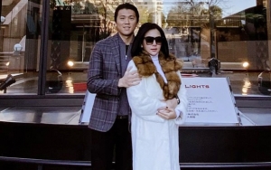 Syahrini Digoda Nebeng Foto di Rumah Orang dan Emperan, Reino Ngintil Status Tajir Dipertanyakan