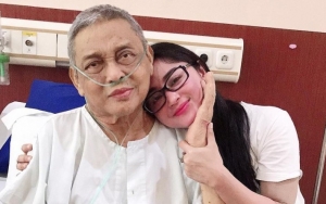 Dewi Persik Akhirnya Selesaikan Pembangunan Musala Untuk Mendiang Ayah