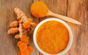 Kunyit, Bahan Dapur yang Bisa Dimanfaatkan Untuk Mencerahkan Kulit Leher Gelap
