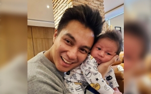  Kiano Jadi Kepompong Pas Genap 1 Bulan, Ekspresi Saat Dicium Baim Wong Bikin Berpikir Keras