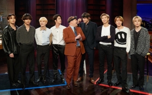 BTS Petak Umpet, Jin Kaget Setengah Mati Digendong Ashton Kutcher Seperti Karung Beras