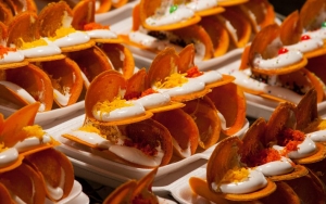 Lengkapi Wisata Kuliner Kalian Dengan Camilan Khanom Buang Yang Renyah