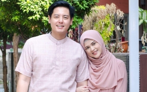 Roger Danuarta Bakal Umroh Perdana, Cut Meyriska Tak Ikut Dampingi 