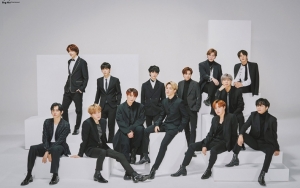 BTS Hingga TXT Foto Keluarga Big Hit, Pose Sesuai Tinggi Badan Tuai Perhatian