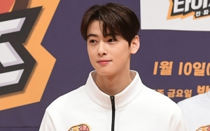 Virus Corona Mewabah, Cha Eunwoo Dikritik Tak Pakai Masker di Bandara