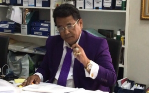 Hotman Paris Akui Pikul Tanggung Jawab Besar Usai Dapat Gelar ‘Gus’ Dari Almarhum Gus Sholah