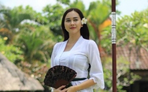 Begini Tanggapan Aura Kasih Saat Penampilannya Disebut Berubah Setelah Punya Anak