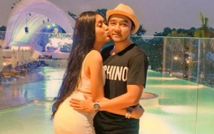 Lucinta Luna Memberi Kecupan Manis Pada Abash Saat Berlibur Di Bali