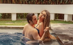 Lucinta Luna dan Abash Tampil Vulgar Saat Berendam Bersama Di Kolam Renang