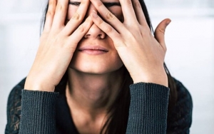 Stres Tak Hanya Mengganggu Hati Dan Pikiran, Namun Juga Kecantikan Kulit Kalian