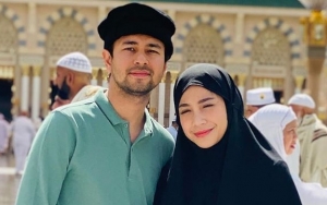 Raffi Ahmad dan Nagita Slavina Rayakan Ultah di Depan Ka'bah, Bahagia Bisa Cium Hajar Aswad Bareng