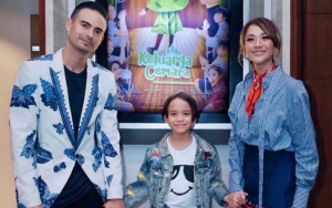 Beredar Foto Masa Kecil Ashraf Sinclair Semringah Digendong Ayah, Netter Nyesek Ingat Noah