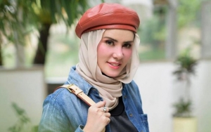 Angel Lelga Pilih Lindungi Tas Ketimbang Anak Saat Hujan, Netter Beri Komentar Sinis