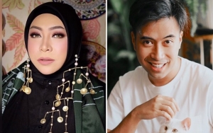 Akhirnya Baikan, Melly Goeslaw Peluk Vidi Aldiano di Atas Panggung