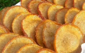 Di Balik Bentuknya yang Sederhana, Kue Cucur Rupanya Lumayan Terkenal di Malaysia dan Thailand