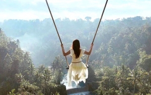 Tantang Nyalimu dengan Berayun di Ketinggian di Bali Swing Ubud