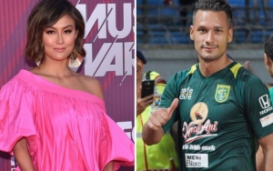 Agnes Monica dan Raphael Maitimo Dinner Mesra, Pose Duduk Tanda Jadian?