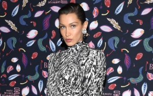 Tampil Kelewat Seksi di Paris Fashion Week, Tubuh Kurus Bella Hadid Kembali Curi Fokus