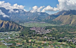 Ingin Berbulan Madu di Alam Bebas? Datangi Saja Bukit Pergasingan di Lombok
