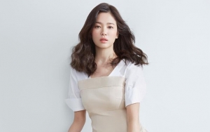 Penyanyi Ini Tuai Kebencian Gara-Gara Dibilang Mirip Song Hye Kyo