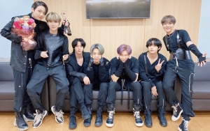 BTS Rilis Video Reaksi MV 'ON', RM 'Dikeroyok' Gara-Gara Ngotot Soal Gerbang
