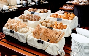 Buat Kamu yang Suka Mager, Pilih Hotel yang Menyediakan Sarapan Gratis Saat Staycation
