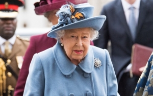 Ratu Elizabeth Tak Mau Salaman dengan Tamu Istana Demi Hindari Corona