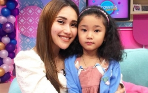 Ayu Ting Ting Ungkap Tingkah Kocak Bilqis Minta Ayah Baru Lewat Aplikasi Belanja dan Mini Market
