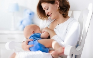 Memberikan ASI Eksklusif Pada Bayi Bisa Membuat Ibu Tetap Langsing Setelah Melahirkan