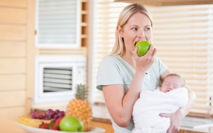 Tak Perlu Diet, Menjaga Pola Makan Juga Bisa Membantu Menurunkan Berat Badan Usai Melahirkan