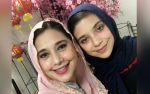 Hindari Virus Corona, Ayu Azhari dan Putrinya Rutin Minum Jamu