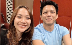 Foto BCL Genggam Tangan Ariel Picu Kontroversi, 'Ramalan Jodoh' Pasca Ashraf Meninggal Terkuak