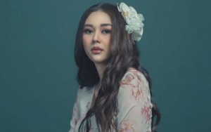 Heboh Virus Corona, Aura Kasih Ngaku Dimusuhi Teman Gara-Gara Lakukan Ini