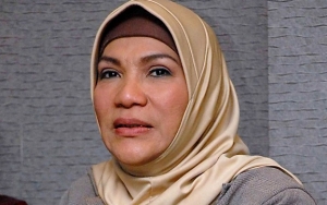 Dorce Gamalama Ciptakan Lagu Religi Tentang Virus Corona