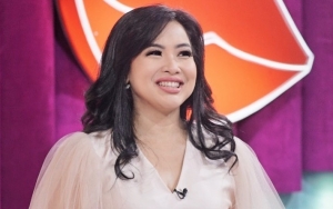Feni Rose Gelar Acara Siraman Jelang Mantu, Penampilan Sang Putri Cantik Jadi Sorotan
