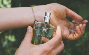 Ingin Tubuh Wangi Sepanjang Hari? Perhatikan Cara Penggunaan Parfum yang Benar