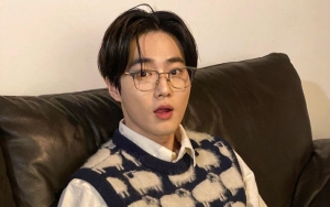 Suho EXO Tampilkan Aura Seksi Di Video Mood Sampler Menenangkan Album Solo 'Self-Potrait'